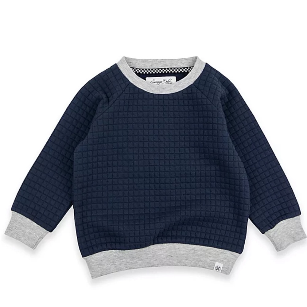 Quilted navy sweatshirt